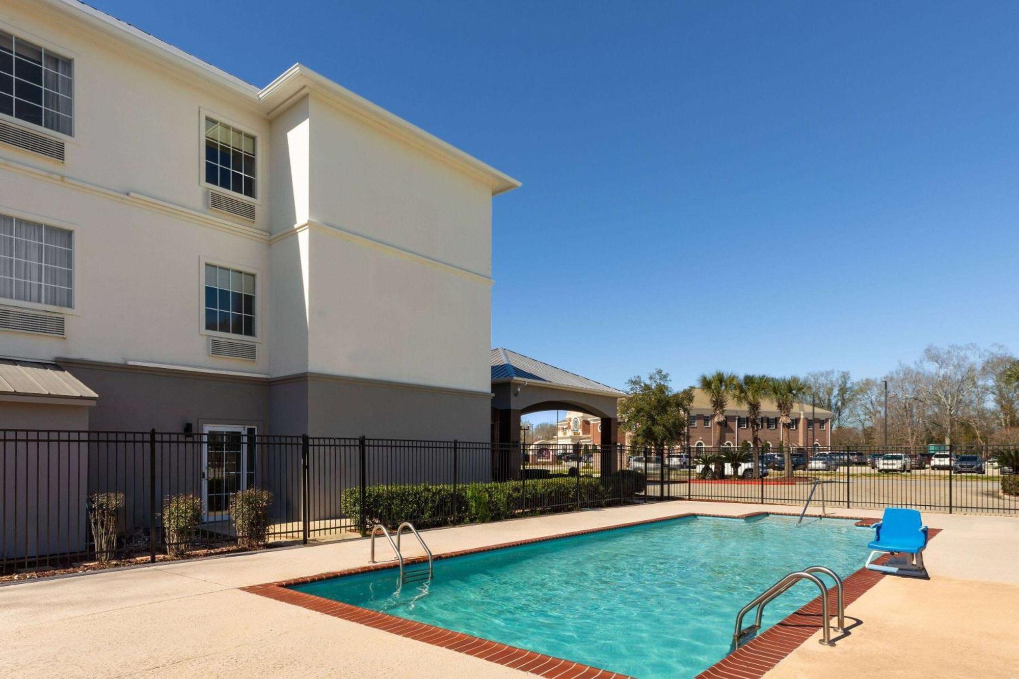 Hotel La Quinta By Wyndham Houma Exterior foto